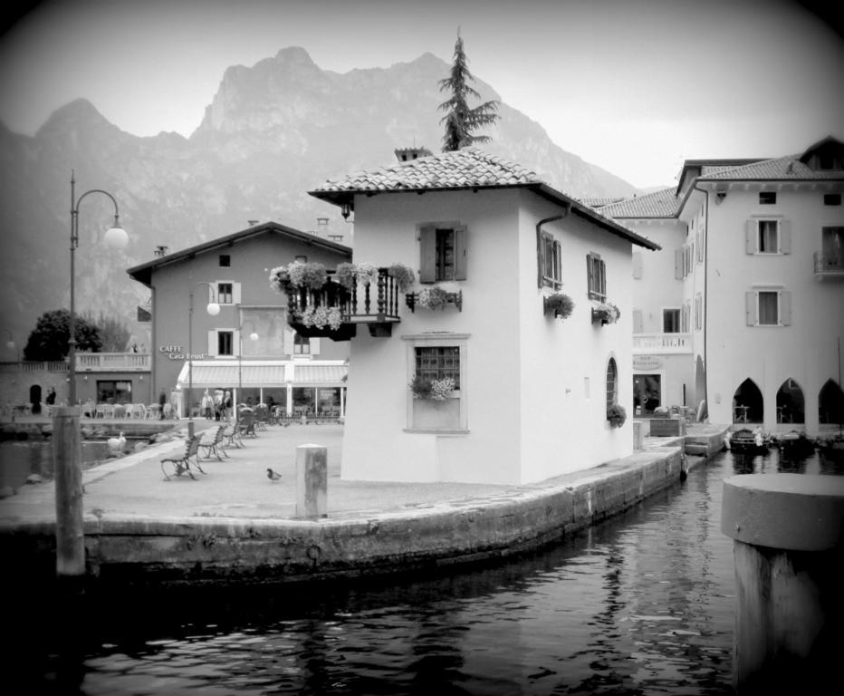 Albergo Villa Mimosa Torbole Sul Garda Exterior foto